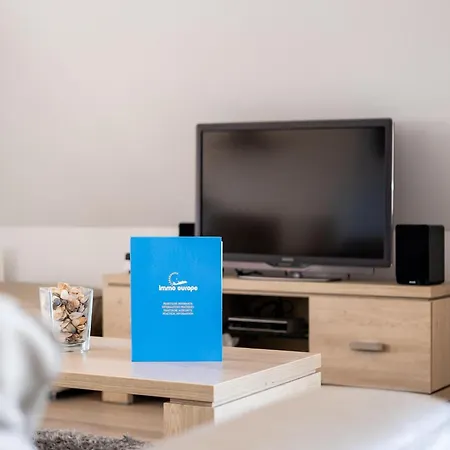 In With Sea View, Cleaning Included *