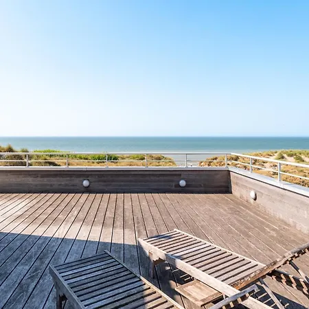 In With Sea View, Cleaning Included *