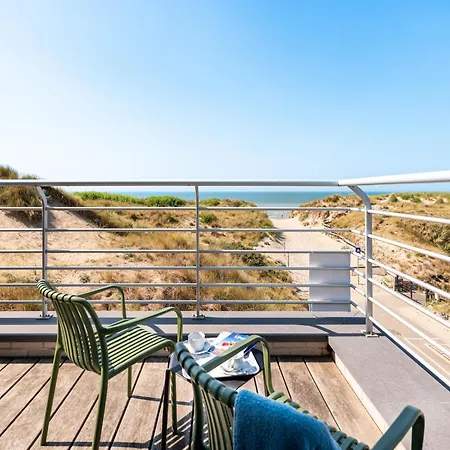 In With Sea View, Cleaning Included *